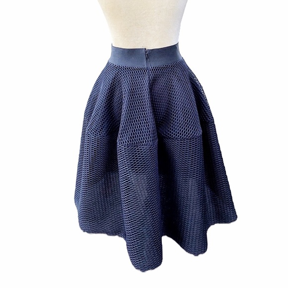 Structured Black Skirt NWOT Size M Elastic Waist Designer Dressy Formal - Picture 4 of 8